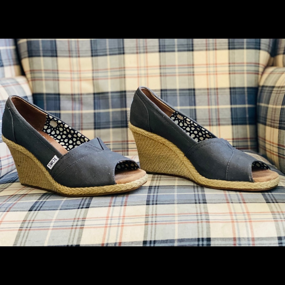 TOMS canvas wedge . Size 9. EUC